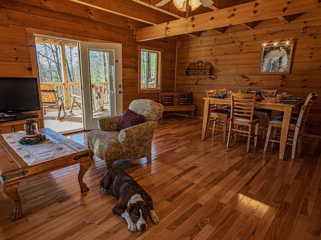 מלון סביירוויל Log Cabin In Smoky Mountains חדר תמונה