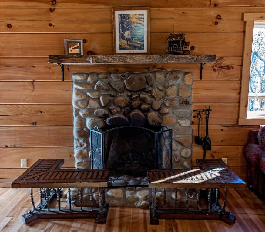 מלון סביירוויל Log Cabin In Smoky Mountains חדר תמונה